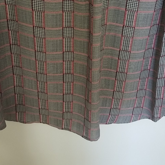 Houndstooth Blouse - Picture 8 of 9